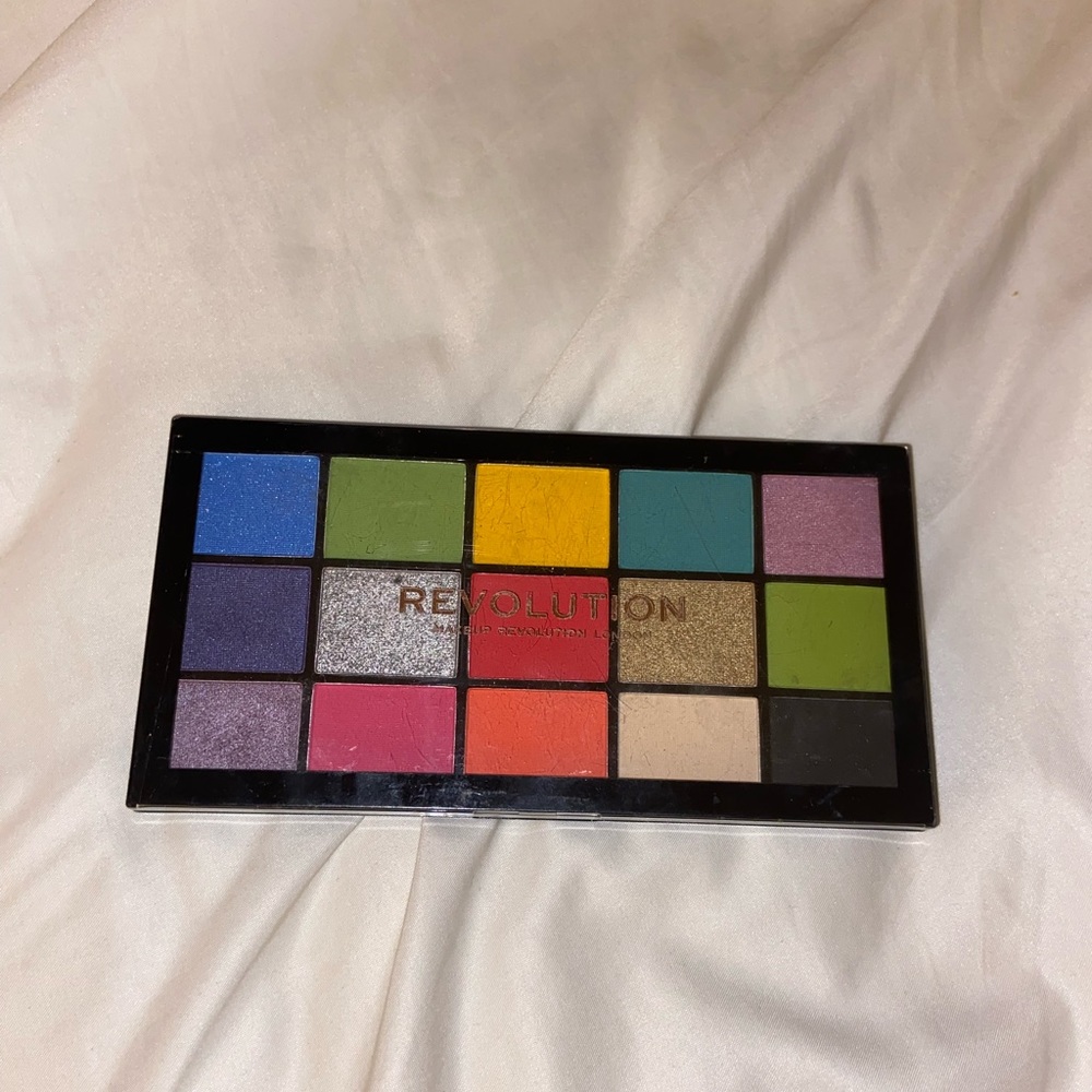 revolution eyeshadow palette